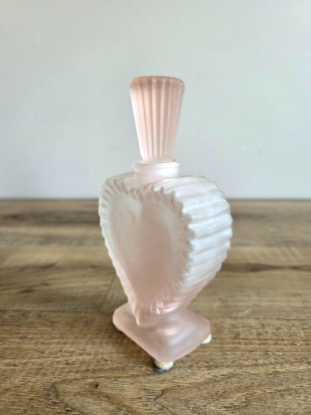Vintage Satin Pink Glass Perfume Bottle Heart Shape - Picture 4 of 9